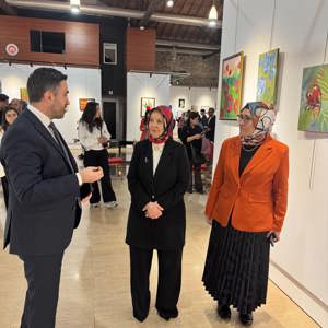 Bakanlığımız tarafından 23 Nisan Ulusal Egemenlik ve Çocuk Bayramı nedeniyle çocuklarımızın eserlerinin sergilendiği “Benim Renklerim Resim Sergisi” Dolmabahçe Sarayında açıldı. - fotoğraf 4