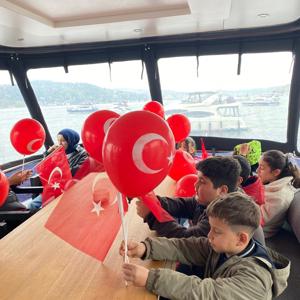 23 Nisan Ulusal Egemenlik ve Çocuk Bayramı etkinlikleri çerçevesinde ilimizdeki şehitlerimizin ve gazilerimiz çocuklarıyla İstanbul Boğazı gezisinde bir araya geldik.  - fotoğraf 1
