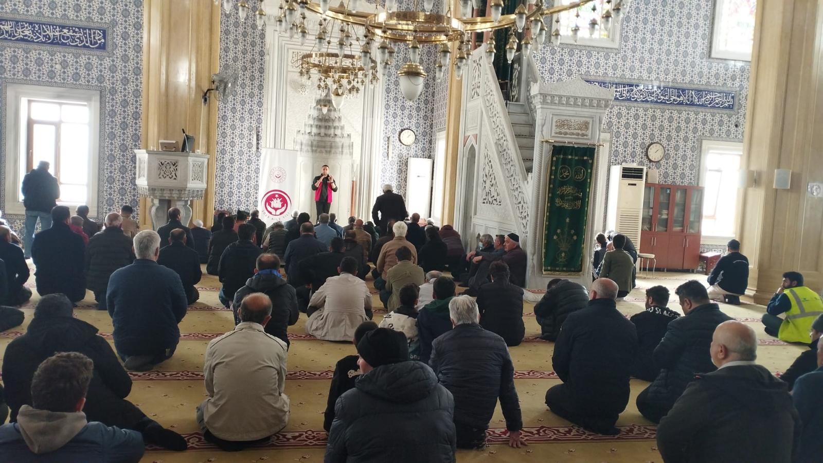 Sosyal Hizmet Merkezlerimiz tarafından ilimiz genelindeki camilerde cuma namazı öncesi koruyucu ve önceliyici hizmetlerimiz kapsamında farkındalık eğitimlerimiz devam ediyor.