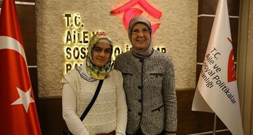 Bakan Ramazanoğlu TEOG birincisi Gül'ü kabul etti