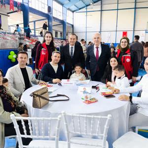 2025 Aile Yılı Etkinlikleri Kapsamında "Renklerin Serüveni: Aile Boyama Etkinliği" Coşkuyla Gerçekleşti!  - fotoğraf 4