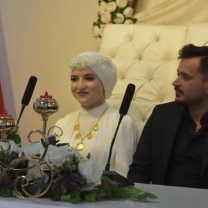 İl Müdürümüz Sayın Çiğdem AÇIKYILDIZ KAZEL, Evlenecek Gençlerin Desteklenmesi Projesi’nden faydalanan çiftimizin nikah törenine katıldı. - fotoğraf 7