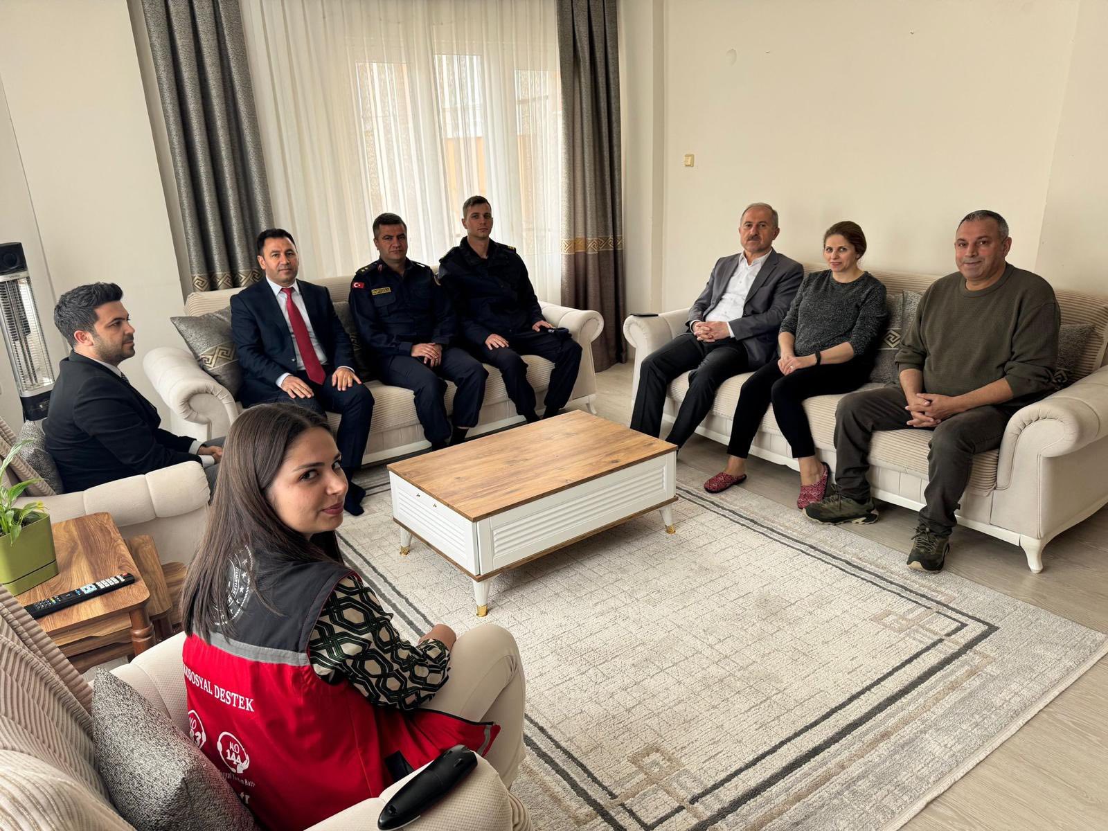 Kahramanlarımıza Minnetle, Her Zaman Yanınızdayız