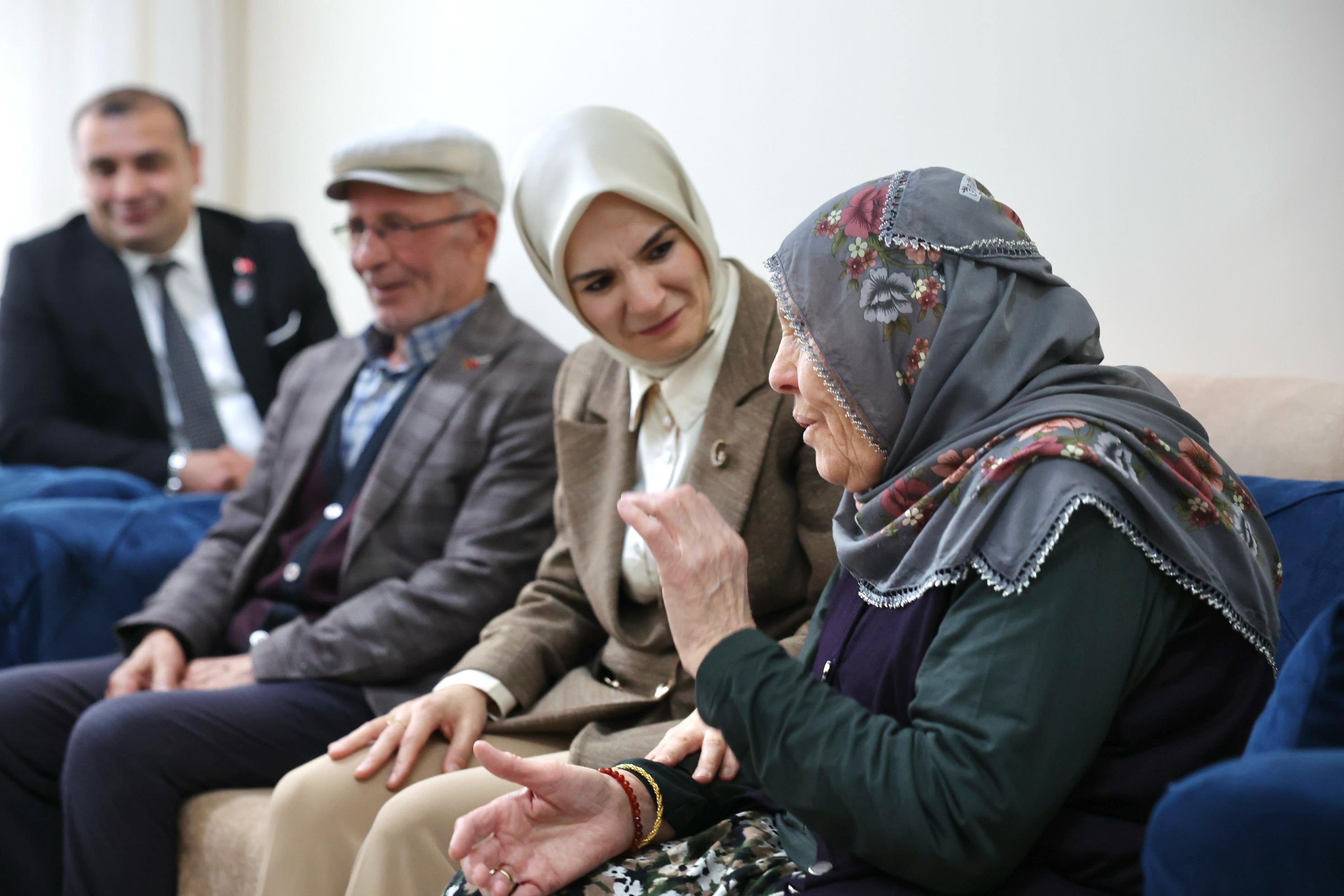 Bakanımız Sayın Mahinur Özdemir Göktaş’tan Aziz Şehitlerimizin Kıymetli Ailelerine Anlamlı Ziyaret. - fotoğraf 1