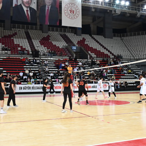 2025 Aile Yılı Voleybol Turnuvası Sona Erdi - fotoğraf 11