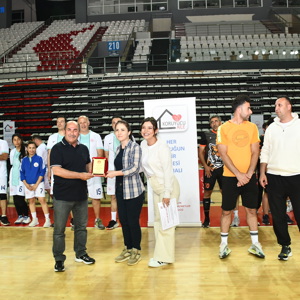 2025 Aile Yılı Voleybol Turnuvası Sona Erdi - fotoğraf 19