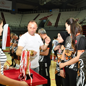 2025 Aile Yılı Voleybol Turnuvası Sona Erdi - fotoğraf 24