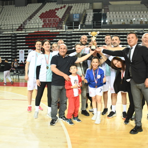 2025 Aile Yılı Voleybol Turnuvası Sona Erdi - fotoğraf 2