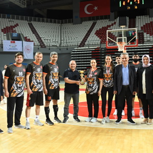 2025 Aile Yılı Voleybol Turnuvası Sona Erdi - fotoğraf 26