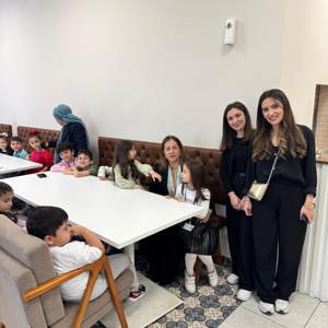 Aile ve Sosyal Hizmetler Bakan Yardımcımız Sn. Sevim SAYIM MADAK ve İl Müdürümüz Sn. Ömer TURAN, Bağcılar Belediyesi Vefahane Yaşam Merkezini ziyaret ettiler. - fotoğraf 3