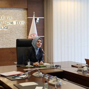 Bakanımız Göktaş'tan üniversite öğrencilerinin “koruyucu aile” konulu bitirme projesine destek - fotoğraf 1