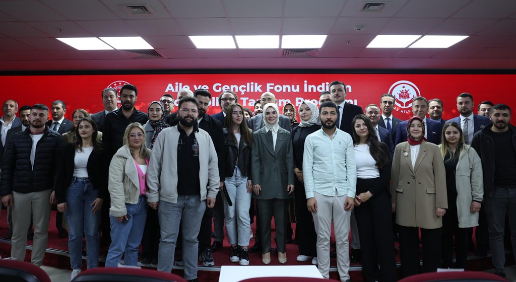 Aile ve Sosyal Hizmetler Bakanımız Göktaş, evlenecek gençlere sağlanacak yeni indirimleri açıkladı