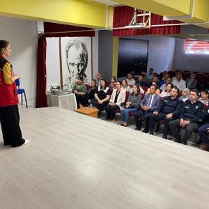 Kadına Yönelik Şiddetle Mücadele ve Erken Yaşta ve Zorla Evliliklerle Mücadele Eğitimleri Verildi. - fotoğraf 3