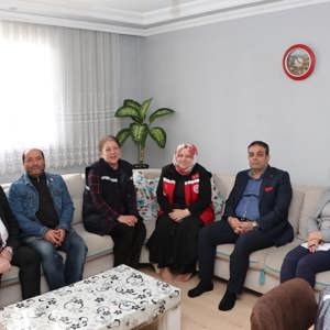 İl Müdürlüğümüze bağlı Sosyal Hizmet Merkezlerimiz tarafından İl genelinde kıymetli Şehit Yakınlarımız ve Kahraman Gazilerimizi ziyaretlere devam ediyoruz.  - fotoğraf 4