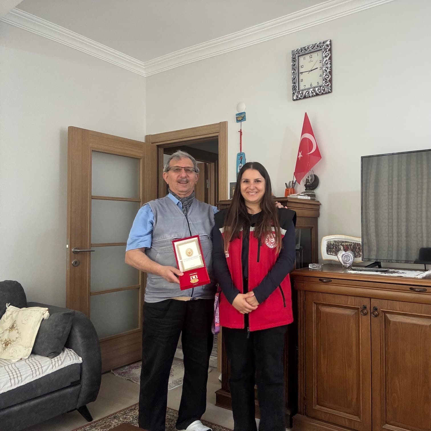 İl Müdürlüğümüze bağlı Sosyal Hizmet Merkezlerimiz tarafından İl genelinde kıymetli Şehit Yakınlarımız ve Kahraman Gazilerimizi ziyaretlere devam ediyoruz. 