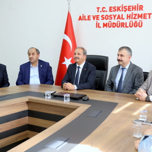 Sağlık-Sen Genel Başkanı Mahmut Faruk Doğan'dan Eskişehir İl Müdürlüğümüze Ziyaret - fotoğraf 3