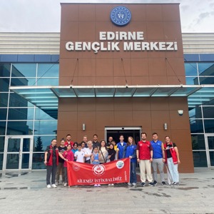 Aile Yılında “Robotik Kodlama ve Kaşık Boyama” Etkinliği Gerçekleştirilmiştir. - fotoğraf 1