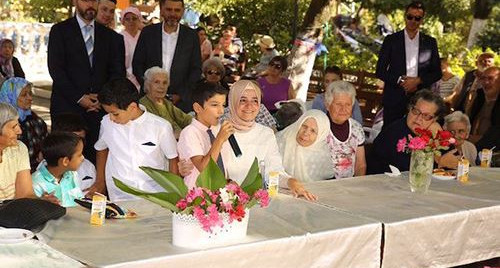 "Bayramlar; çocuklarımızı, yaşlılarımızı, Şehit yakınları ve Gazilerimizi sevindirmek için çok güzel bir fırsat"