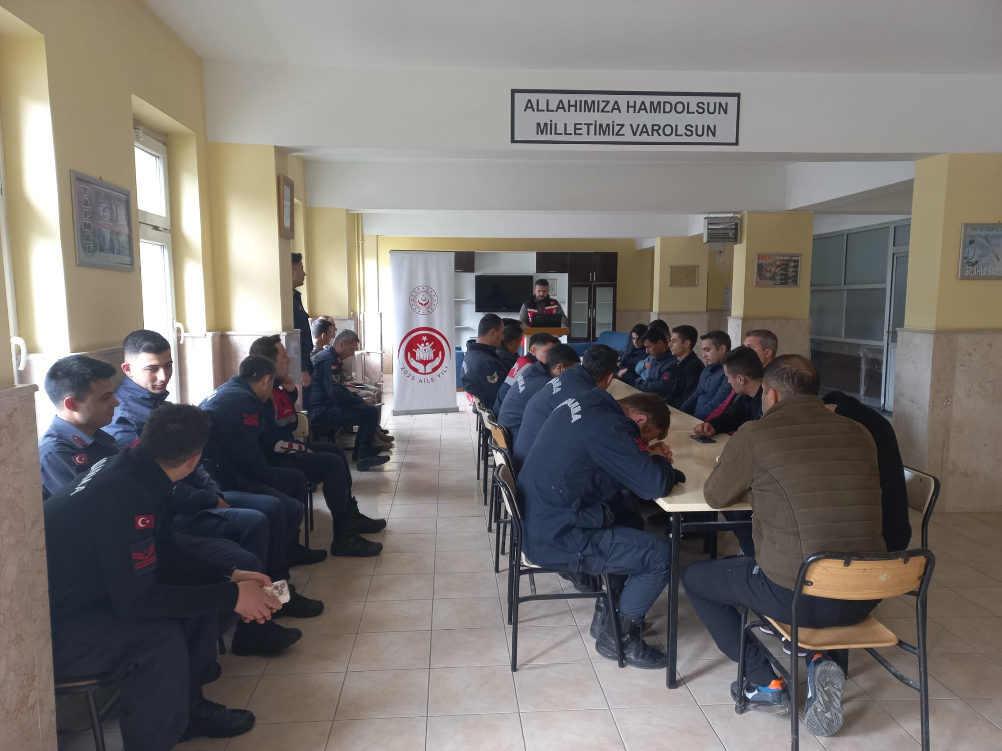 İl Müdürlüğümüz tarafından Türk Silahlı Kuvvetleri personeline ve vatani görevini yapan er ve erbaşlara yönelik eğitim seminerleri uzman eğitimcilerimiz gerçekleştirilmeye devam ediyor. 