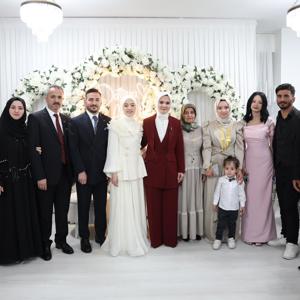 Aile ve Sosyal Hizmetler Bakanımız Göktaş, İstanbul'da kendisini sosyal medyadan davet eden gence kız istedi - fotoğraf 9
