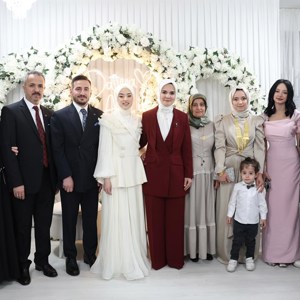 Aile ve Sosyal Hizmetler Bakanımız Göktaş, İstanbul'da kendisini sosyal medyadan davet eden gence kız istedi - fotoğraf 10