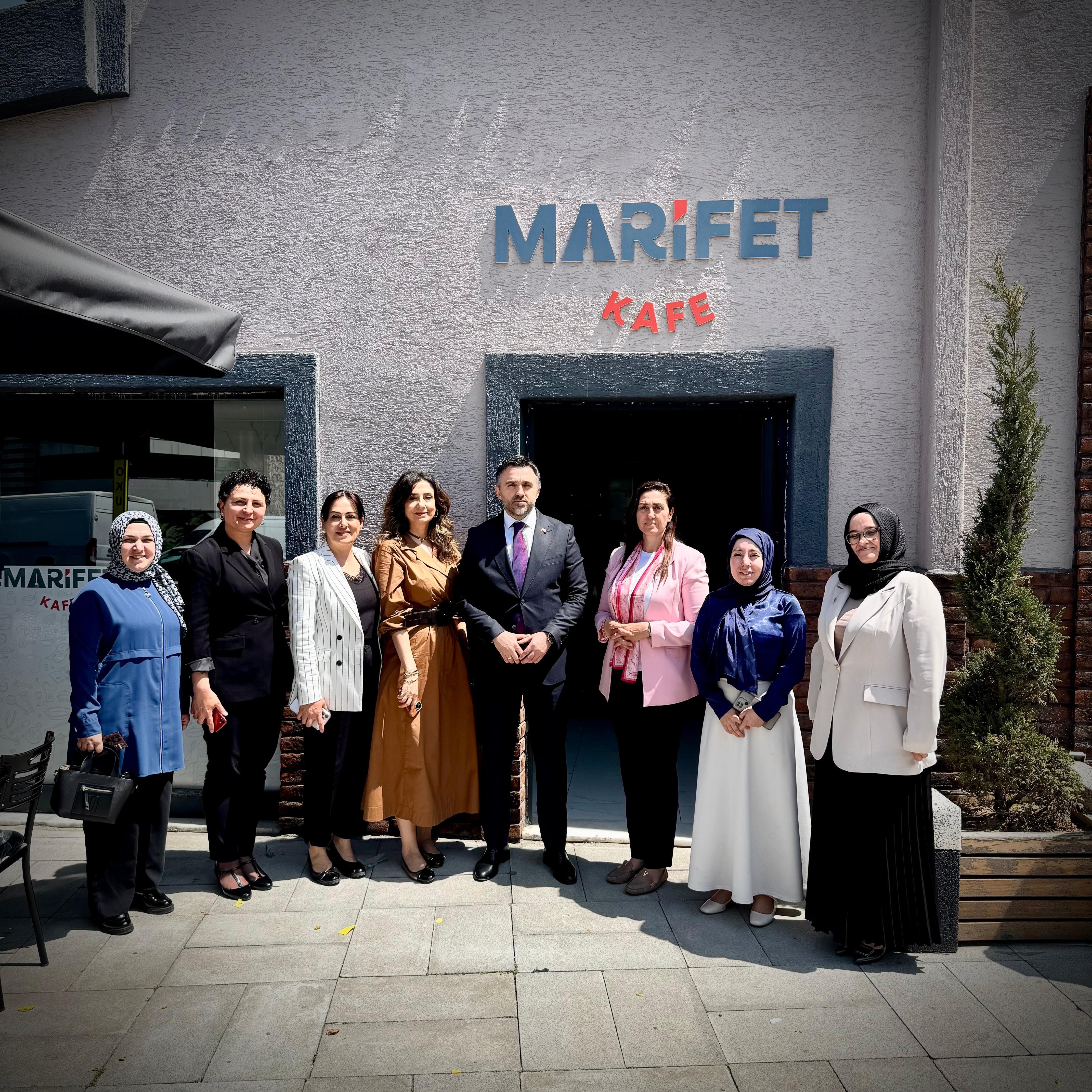 Vali Yardımcımız Sn. Serap ÖZMEN ÇETİN ve İl Müdürümüz Ömer TURAN’ ın katılımlarıyla ziyaret gerçekleştirilmiştir. 2025 Aile Yılında kadın kooperatiflerine destek çalışmalarımız sürmektedir.