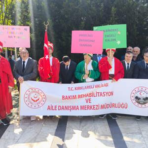 10-16 Mayıs Engelliler Haftası Münasebetiyle Çelenk Sunma Töreni Gerçekleştirildi. - fotoğraf 6