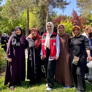 11 Mayıs Anneler Günü münasebetiyle İl Müdürlüğü olarak ilimiz genelinde Aile Yılı kapsamında çeşitli Anneler Günü etkinleri ile Annelerimizin gününü kutladık. - fotoğraf 2