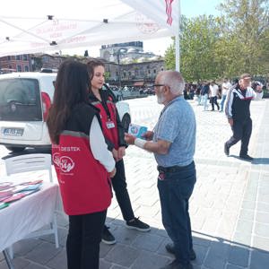 2025 Aile Yılı kapsamında, Mobil Sosyal Hizmet Sunumu ile "Aile Yılı, Aile Odaklı Koruyucu ve Önleyici Sosyal Hizmet Modelleri" ne ilişkin bilgilendirme ve farkındalık çalışması gerçekleştirdik. - fotoğraf 6