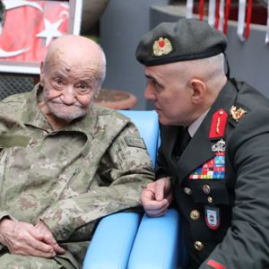 Tümgeneral Davut Ala’dan Atakum Huzurevi’ne Bayram Ziyareti   - fotoğraf 1