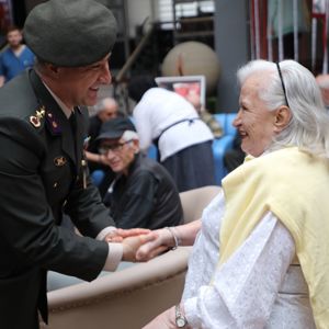 Tümgeneral Davut Ala’dan Atakum Huzurevi’ne Bayram Ziyareti   - fotoğraf 9