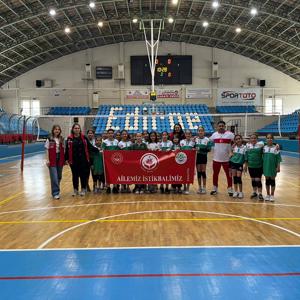 Voleybol Maçında Aile Yılı Pankartı Açıldı. - fotoğraf 2