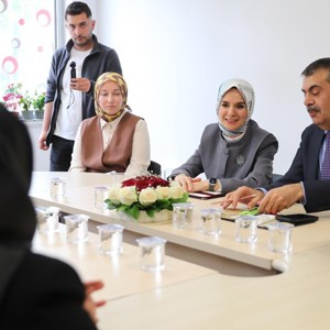 Bakanımız Göktaş, Bakan Tekin ile Kani Karaca Görme Engelliler İmam Hatip Anadolu Lisesi'ni ziyaret etti - fotoğraf 5