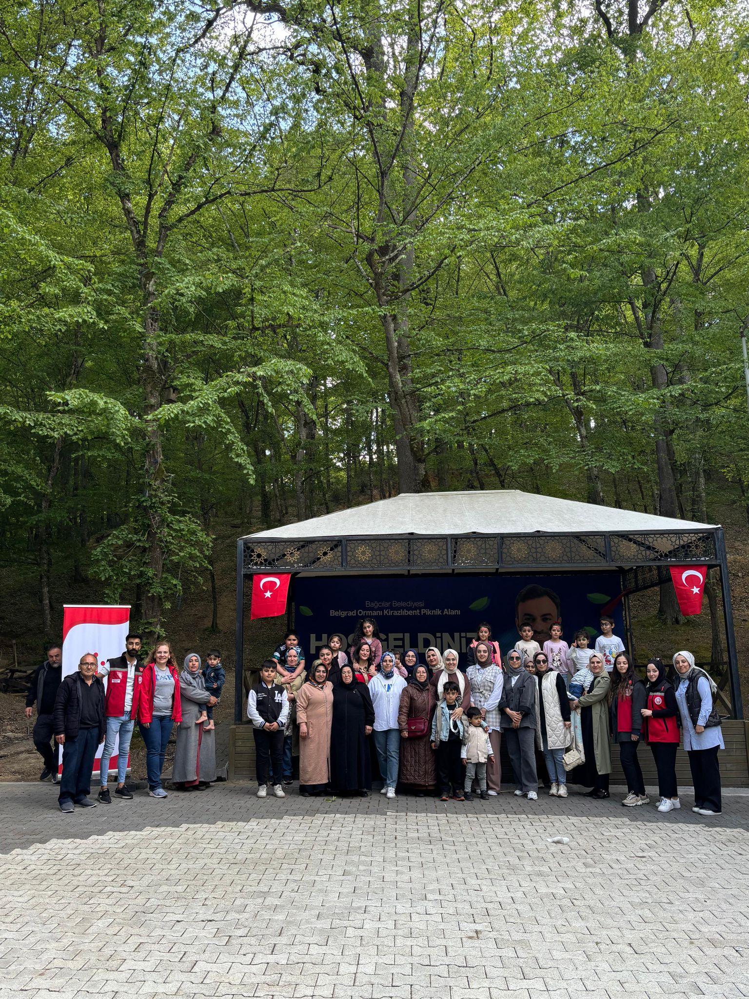 2025 Aile Yılı kapsamında; Aile Haftası ve Engelliler Haftası Münasebetiyle Bağcılar Sosyal Hizmet Merkezimiz tarafından hizmet alan ailelerimize “Engelsiz Aile Şenliği” düzenlendi.