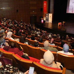 Şermin Yaşar ile "Anne Müzesinin Işığında Anadolu Anneleri" Söyleşisi - fotoğraf 3