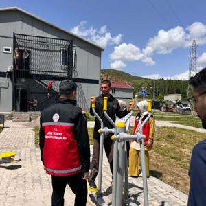 Engelliler Haftası münasebetiyle, Bingöl Gündüz Bakım, Rehabilitasyon ve Aile Danışma Merkezimiz tarafından özel bireylerimizle, Özel Bingöl Bakım Merkezini ziyaret ettik. - fotoğraf 4