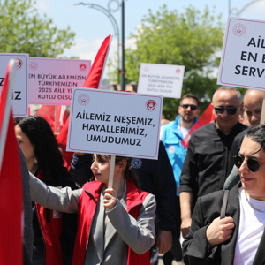Samsun’da “Ailemiz Geleceğimiz” Temalı Yürüyüş Büyük İlgi Gördü - fotoğraf 17