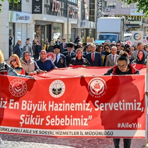 2025 “Aile Yılı” Kapsamında 15 Mayıs Uluslararası Aile Günü’nde 81 İlde Eş Zamanlı “Aile Yılı Farkındalık Yürüyüşü” Düzenledik. - fotoğraf 8