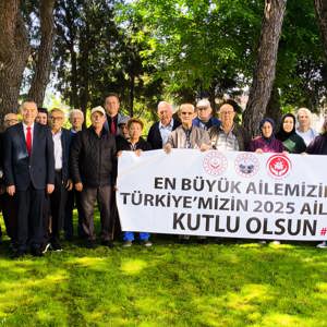 Özel Bireylerimizden Huzurevi Ziyareti: Aile Günü’nde Anlamlı Buluşma. - fotoğraf 1