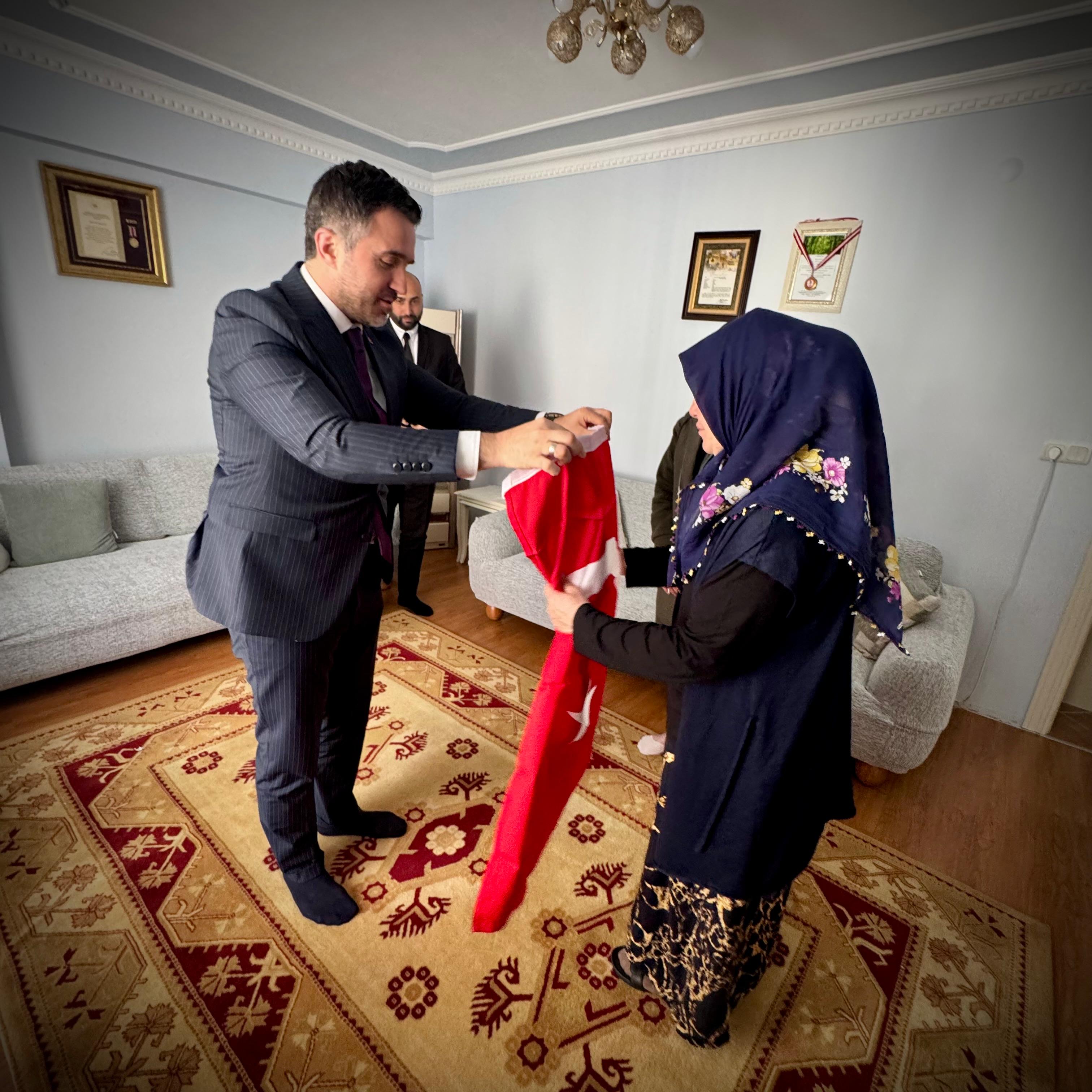 İl Müdürümüz Sn. Ömer TURAN, 15 Mayıs Uluslararası Aile Günü kapsamında, TSK Şehidimiz İsmail ÇİL 'İn kıymetli ailesine ziyaret gerçekleştirilmiştir.