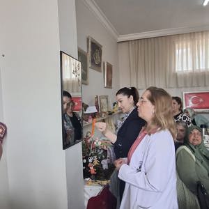 Valimiz Sayın Yunus SEZER'in eşi Canan SEZER Hanımefendi Yıldırım Sosyal Hizmet Merkezini ziyaret etti. - fotoğraf 4