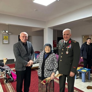  Anneler Günü’nde Anlamlı Ziyaret   - fotoğraf 5
