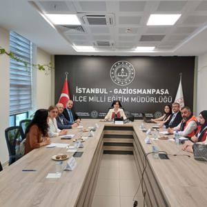 Ailenin Korunması ve Güçlendirilmesi Eylem Planı kapsamında Aile Akademisi Çalıştayı, Prof. Dr. Mehtap DEMİR GÜVEN ve Kadın Hizmetleri birimimizin katılımıyla sürdürülmüştür. - fotoğraf 2