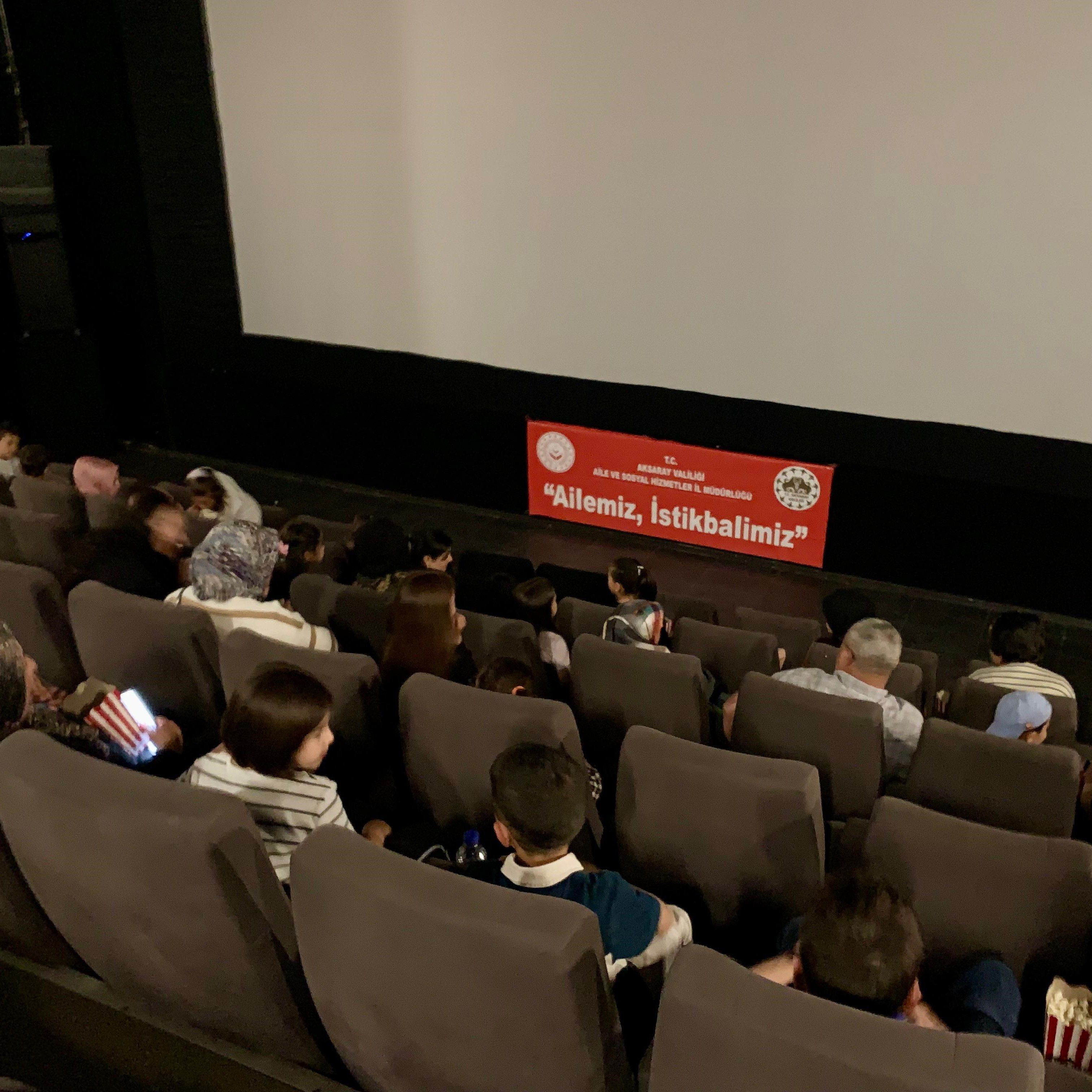 🎥🍿 Büyük Ailemizle Sinemadayız!