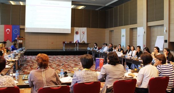 Aile İçi Şiddetle Mücadele Projesi 3. Yönlendirme Komitesi Toplantısı 13 Ağustos 2015 tarihinde Ankara'da Yapıldı