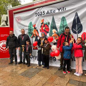 2025 Aile Yılı etkinlikleri kapsamında; İl Müdürlüğümüz, Gençlik Spor İl Müdürlüğü ve Oryantiring Federasyonu İstanbul Temsilciği işbirliğinde "Aile Oryantiring Yarışması" düzenlendi. - fotoğraf 3