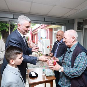 Ticaret Bakanımız Sayın Prof. Dr. Ömer BOLAT ve Sağlık Bakanımız Prof. Dr. Kemal MEMİŞOĞLU  Bahçelievler Huzurevi Yaşlı Bakım ve Rehabilitasyon Merkezi Müdürlüğümüzü ziyaret ettiler. - fotoğraf 3