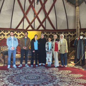 Aile Yılı kapsamında; "Ailemiz Geleneğimiz ve Değerlerimiz" temasıyla Şehit Yakını ve Gazi Ailelerimizle, Bozdağ Film platolarında ecdadın yaşam tarzını görme fırsatı bulduk. - fotoğraf 8