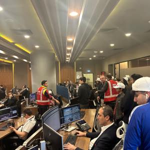 TGS Yer Hizmetleri ile 19 Mayıs münasebetiyle 30 çocuğumuzun havaalanında apron gezisi, kokpit ziyareti, uçak bakım hangar gezisi, kule ziyareti ile güzel bir gün geçirmeleri sağlanmıştır. - fotoğraf 4