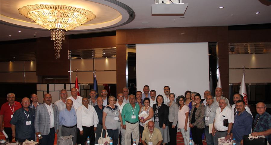 Aile İçi Şiddetle Mücadele Projesi kapsamında kadına yönelik şiddet konusuna ilgi ve farkındalığın artırılması amacıyla;Altındağ,Çankaya,Mamak ve Yenimahalle ilçeleri muhtarlarına bilgilendirme toplantıları yapıldı.